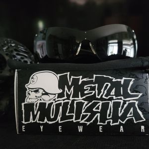 Womans Metal Mulisha wrap around sunglasses